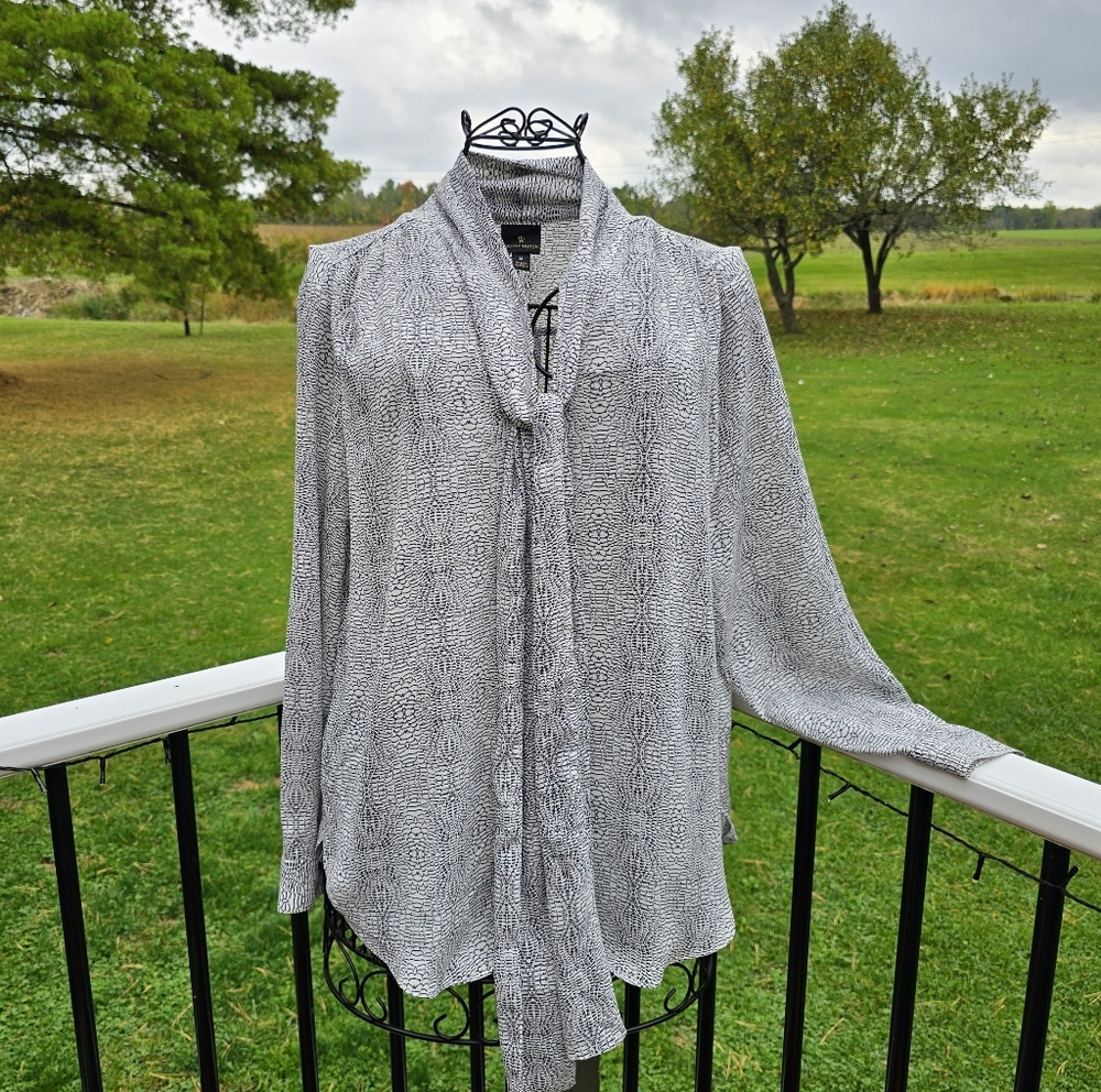 Tie Neck Blouse, Worthington, Size M, runs  Big.  EUC.  White Black Snake Print